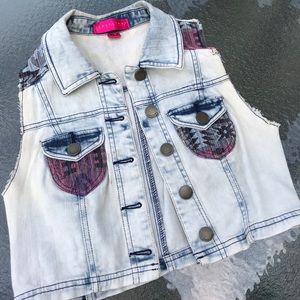 Cropped jean sleeveless jacket/vest